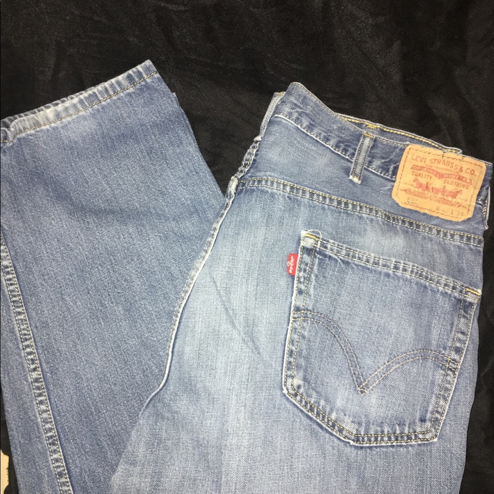 Levi 550 blue jeans